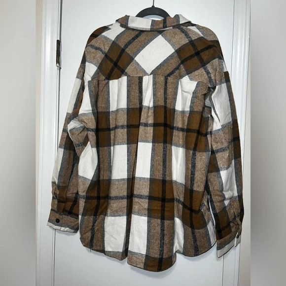 NWT Women's Casual Plaid Shacket - Picture 4 of 7